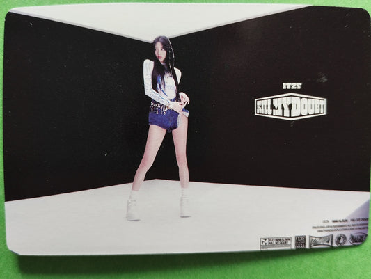 Photocard  ITZY  Kill my doubt Showcase Yuna