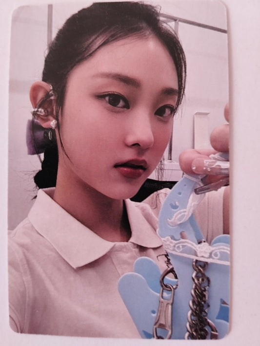 Photocard   NEWJEANS Bunnyland Guide Haerin