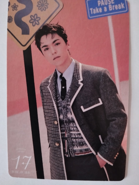 Photocard   SEVENTEEN  "17 is right here" Vernon