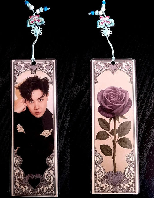 Marque-page BTS J HOPE (18x6 cm) fait main plastifié + Norigae coréen détachable