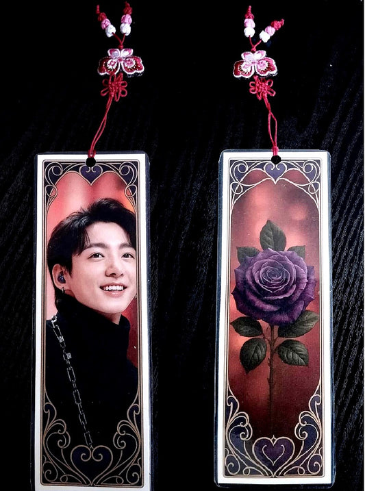 Marque-page BTS JUNGKOOK (18x6 cm) fait main plastifié + Norigae coréen détachable