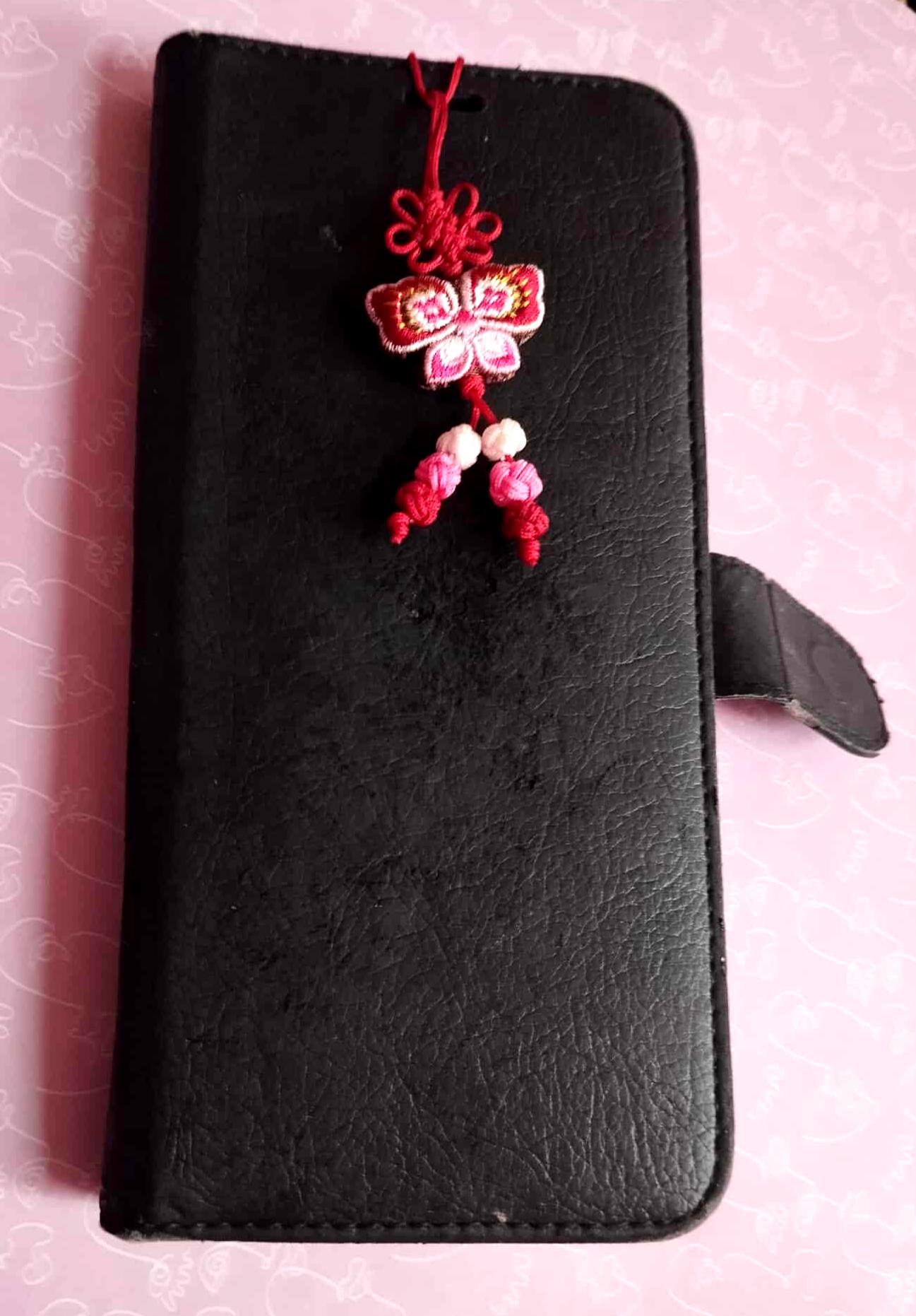 Marque-page BTS V (18x6 cm) fait main plastifié + Norigae coréen détachable