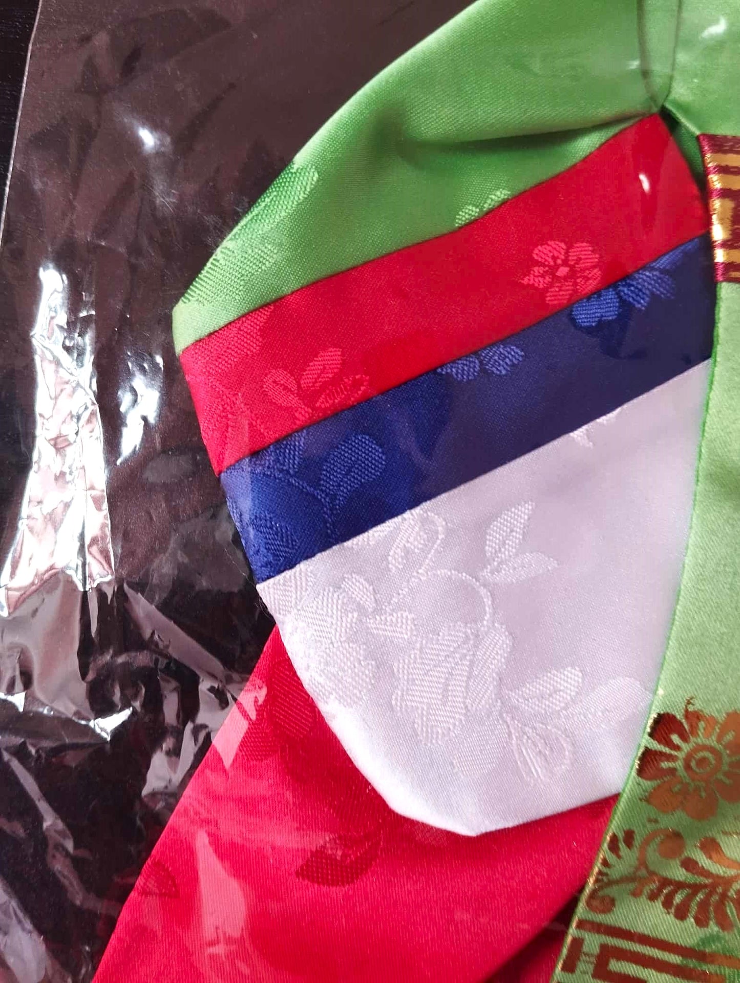 Mini hanbok coréen décoratif venu d'Hahoe village Corée du sud