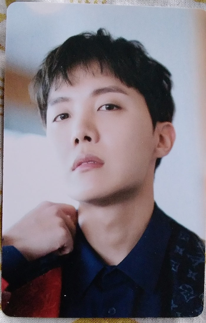BTS Photocard  Little wishes 2021  holiday collection  J Hope  .
